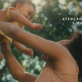 Klimt assina campanha da Secretaria de Saúde de Goiás que destaca o cuidado com mães e bebês