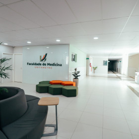 Unifametro lança curso de medicina com foco em inovação e humanismo