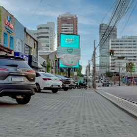Franquia Eletromidia Ceará recebe campanha especial “Vale Night” da Pampers