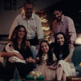 Boticário lança campanha de Natal após pesquisa da On The Go revelar impacto do bullying familiar