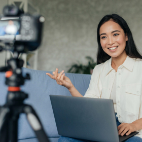 77% dos profissionais já criam conteúdo nas redes sociais para impulsionar carreira e negócios