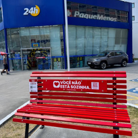 Parceria entre Pague Menos, Juliette e Instituto Banco Vermelho promove conscientização sobre violência de gênero