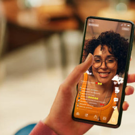 Estudo revela que 72% dos brasileiros escolhem influenciadores pelos temas que abordam; apenas 6% escolhem por aparência física