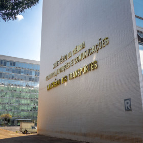 Publicidade oficial em transformação: quanto o Estado investe hoje em Ads digitais