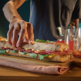 Africa Creative assina campanha de verão da Sadia que transforma frios em protagonistas da estação