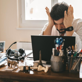 66% dos brasileiros já tiveram a saúde mental afetada pelo estresse do trabalho