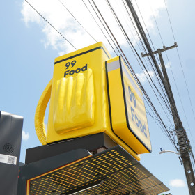 99Food marca entrada no Recife com ação em grande escala nos ativos da Kallas Mídia OOH
