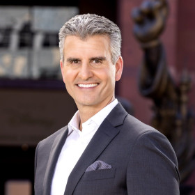 Walt Disney Company anuncia Josh D’Amaro como novo CEO