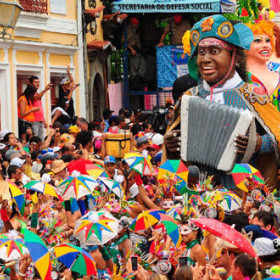 Carnaval 2026 deve reunir 65 milhões de foliões e movimentar R$ 18,6 bilhões no turismo brasileiro