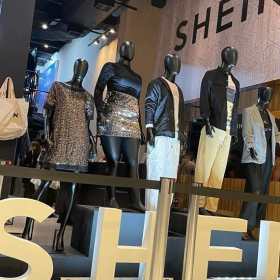 Shein abre loja temporária em Fortaleza com 14 mil peças e experiência física de moda