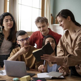 O profissional do presente: comportamento, habilidades e o peso da comunicação no trabalho