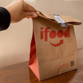 Fortaleza lidera consumo de delivery no Nordeste e revela avanço do comportamento digital no Brasil
