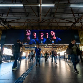 Brasileiros vão viver a Copa do Mundo nas ruas e 87% apontam o OOH como peça-chave para criar o clima do torneio