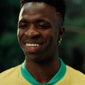 Vini Jr. transforma sonho em realidade em novo filme da Vivo