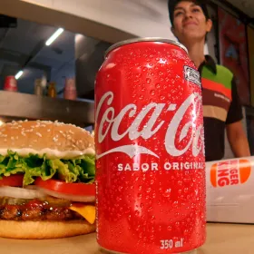 Burger King troca Pepsi por Coca-Cola no Brasil após anos de pedidos dos consumidores