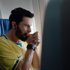 Azul lança campanha “Asas abertas pra receber você” e aposta na conexão emocional para reforçar hospitalidade brasileira