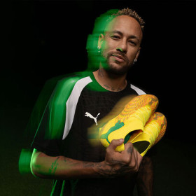 Puma e o designer KidSuper criam uma versão exclusiva da chuteira Future para Neymar, com a fênix como símbolo central