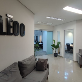 LEOO lança programa de formação em CRM e Salesforce para estudantes sem experiência prévia