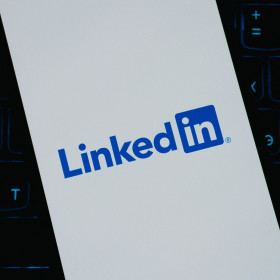 LinkedIn testa posts colaborativos e aposta em conteúdos cocriados na plataforma