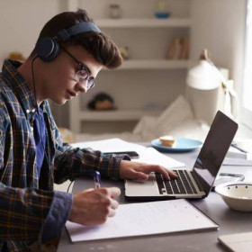 Músicas antigas impulsionam crescimento do mercado da música e aumentam receitas do streaming