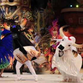 Festival de Parintins movimenta economia amazônica e transforma cultura em experiência para marcas
