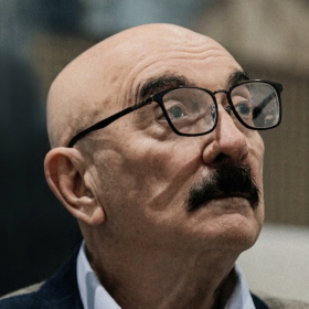 DelRio lança biografia que resgata a trajetória de Carlos Pereira e a história da lingerie no Brasil