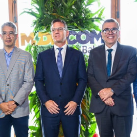 Lançamento do MIDIACOM Bahia reúne setor de comunicação e marca compromisso com o combate às fakes news