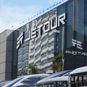 Jetour inaugura concessionária em Fortaleza e reforça expansão no Nordeste
