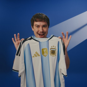Agibank convoca os “Zicas” do Brasil para secar a Argentina no maior campeonato de futebol do mundo 