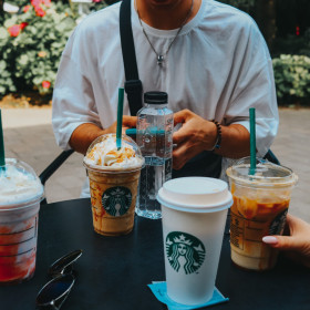 Starbucks retoma expansão no Brasil e aposta na experiência para reconstruir a marca