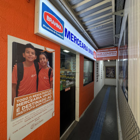Supermercado Pinheiro recria mercearia que deu origem ao grupo em homenagem aos 35 anos