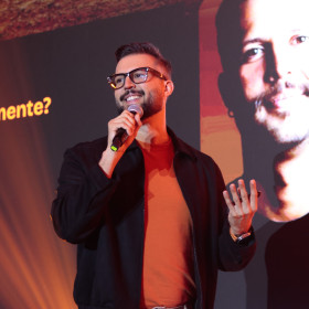 Galileu Nogueira abre o NM2B 2026 defendendo a experiência como base do branding