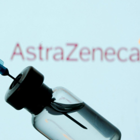 AstraZeneca e Bristol Myers Squibb negociam fusão que pode criar gigante de US$400 bilhões