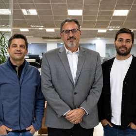 Bob conquista conta do Grupo Carrera