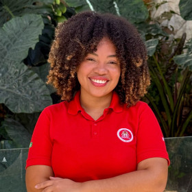 Andreza Iris assume gestão de marketing da Maple Bear Fortaleza