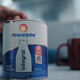 Pi-ra-can-ju-ba: marca aposta em linguagem já conhecida pelo público para apresentar linha de Leite em Pó