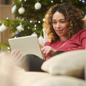 78% dos consumidores brasileiros acreditam que a inteligência artificial vai facilitar suas compras neste ano